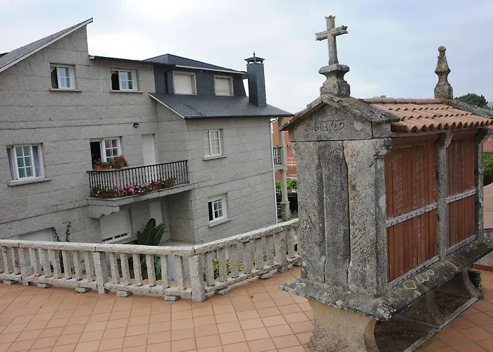 Hotel Vilacobiña 2*